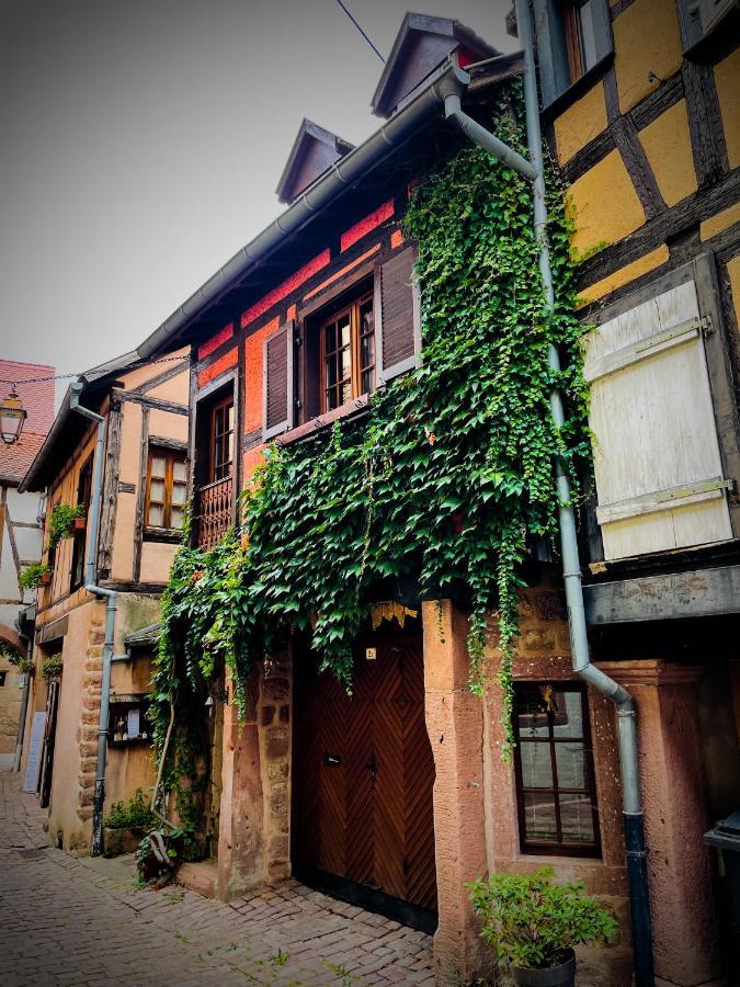 La Maison Rouge Au Coeur De La Ville. リクヴィール エクステリア 写真