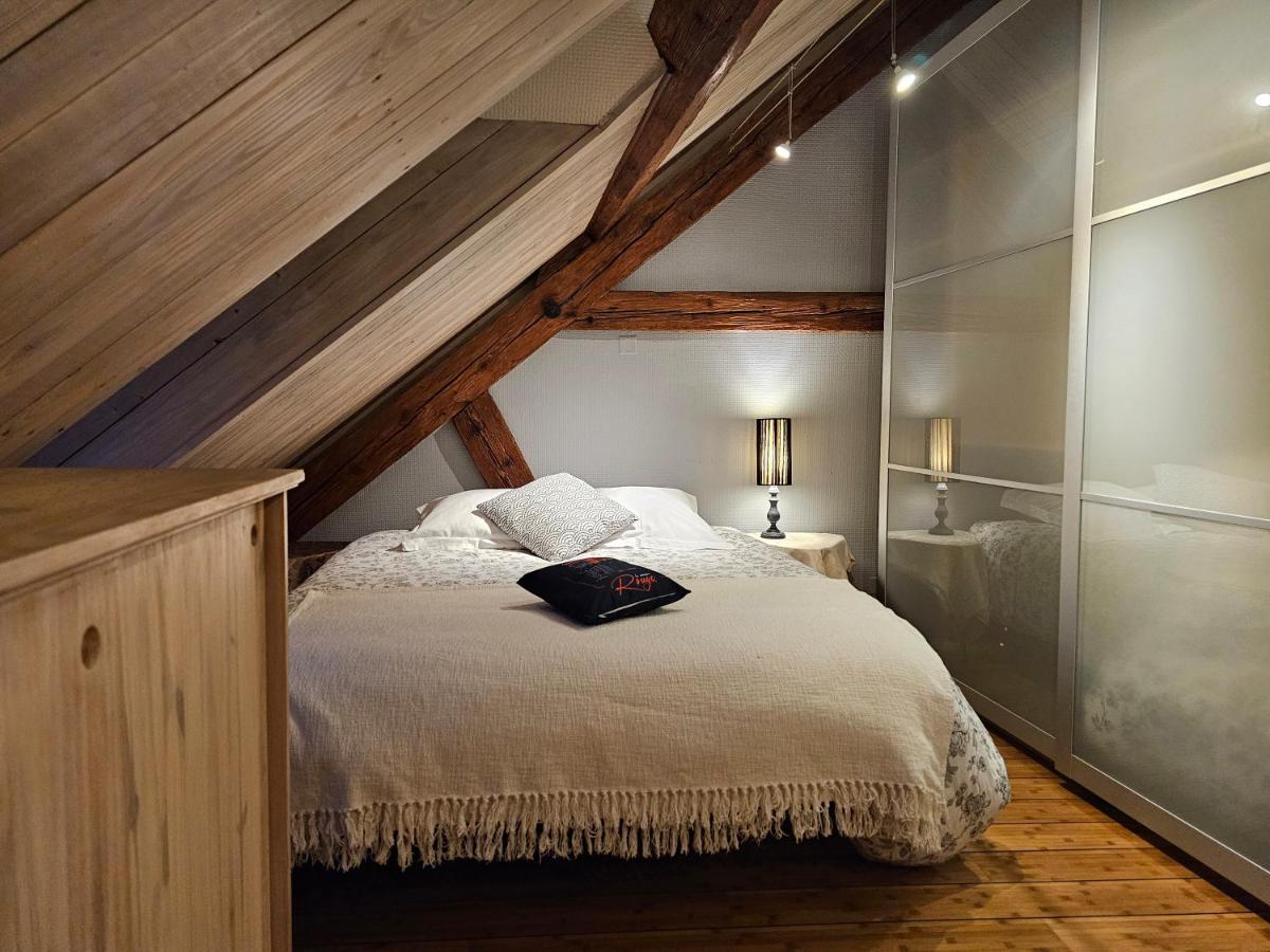 La Maison Rouge Au Coeur De La Ville. リクヴィール エクステリア 写真